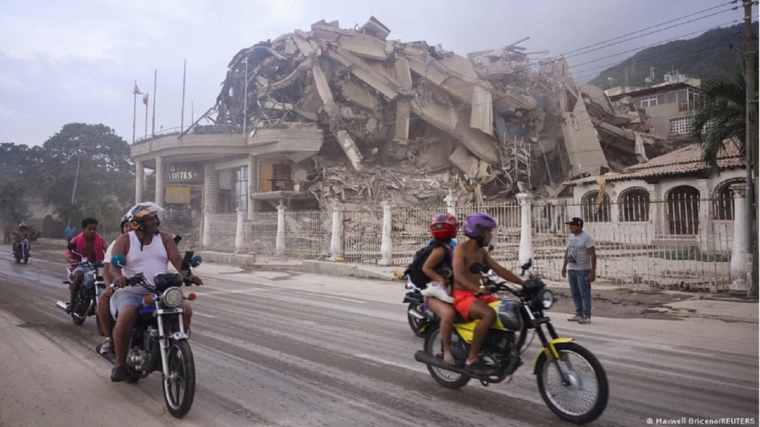 Venezuela: reporta 32 fallecidos y más de 700 heridos tras los terremotos