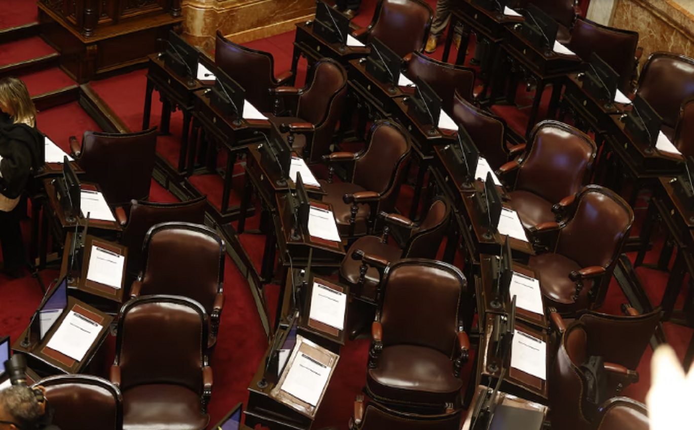 El oficialismo hizo caer la sesión del Senado para evitar la interpelación a Manuel Adorni