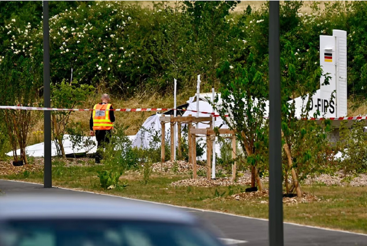 Francia: once personas murieron tras la caída de una avioneta con paracaidistas