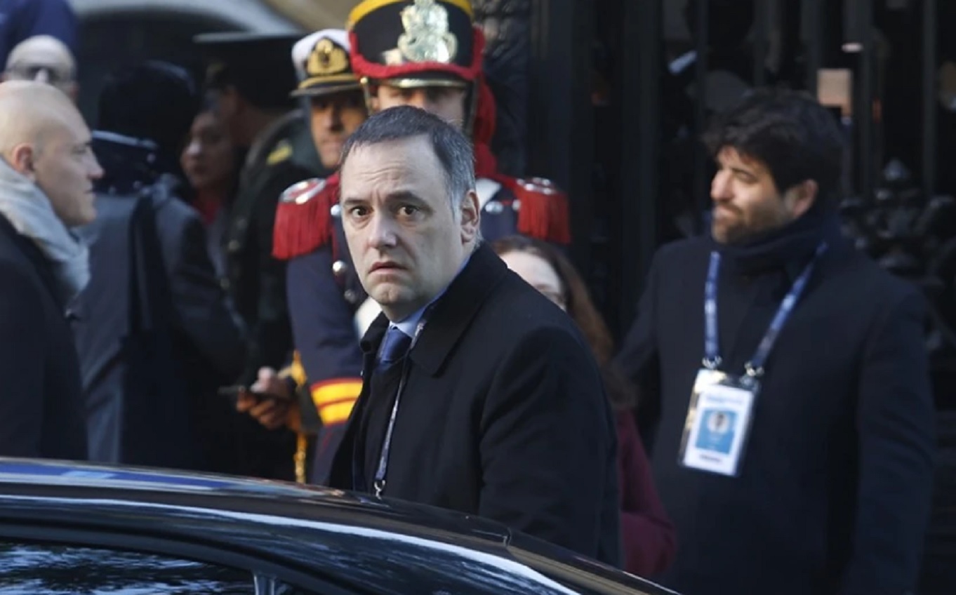 Adorni incluyó en su renuncia una larga lista de delitos que nadie le había atribuido