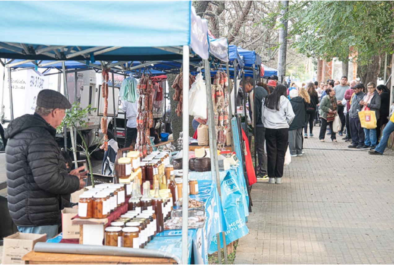 La Feria en tu Barrio suma un nuevo punto fijo en la Escuela Hogar
