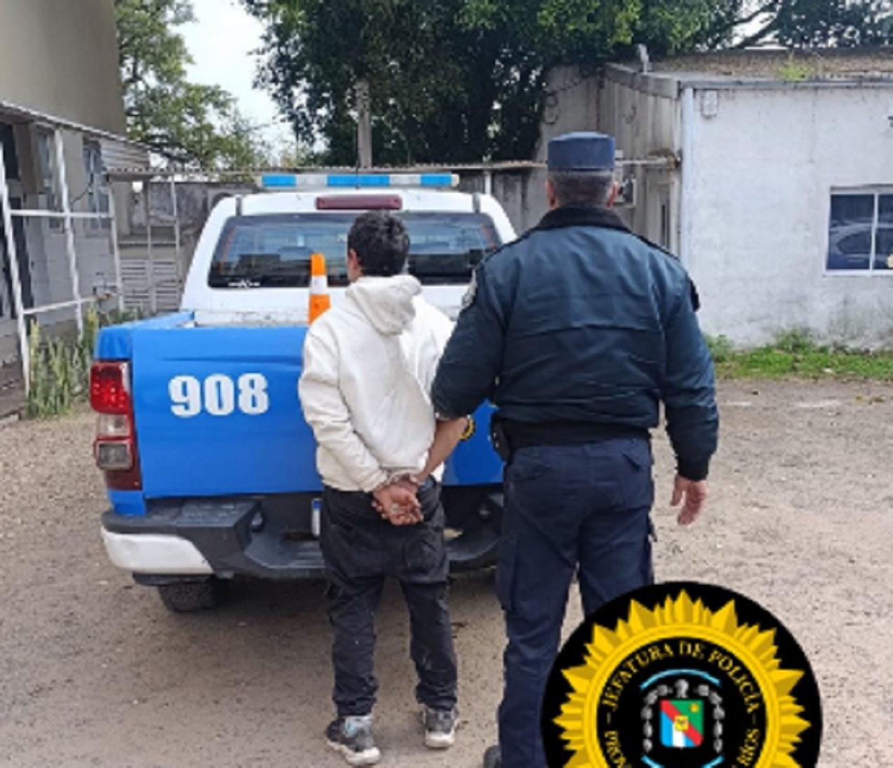 Propietaria de vivienda alertó por la presencia de un extraño al que detuvieron