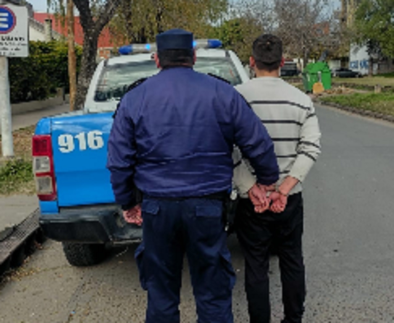 Amenazó al empleado de un comercio con una cuchilla y fue detenido