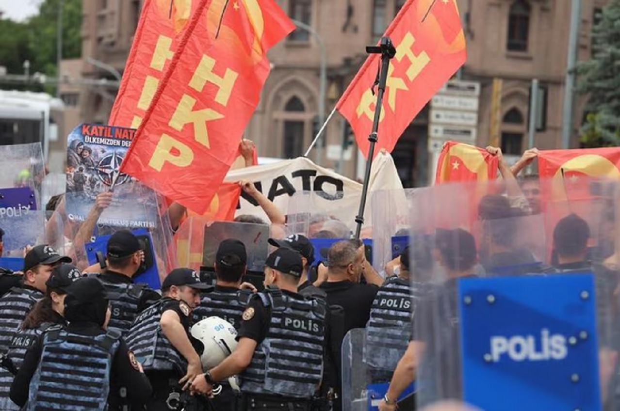 Comienza en Ankara la cumbre de la OTAN en medio de protestas
