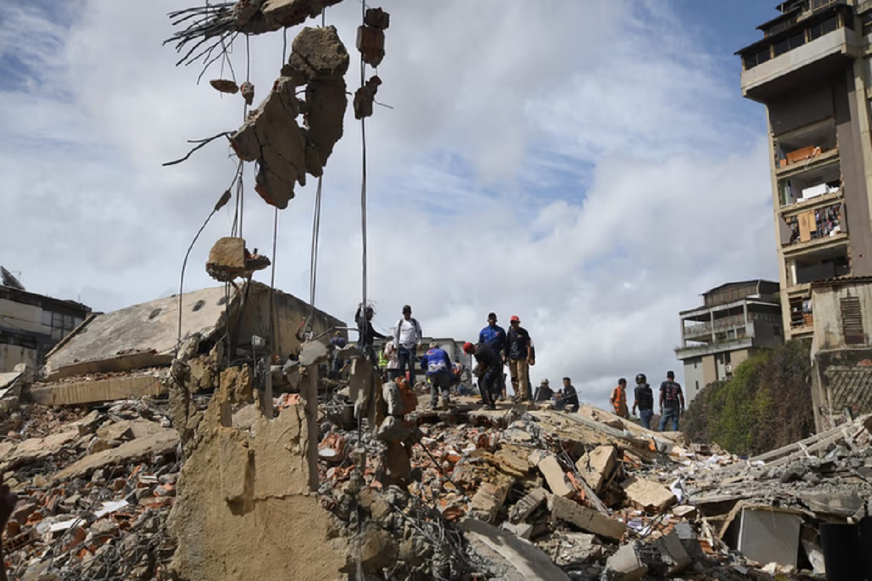 Ascienden a 5.208 los fallecidos tras los terremotos en Venezuela