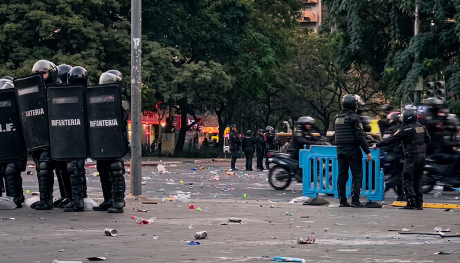 Gases lacrimógenos y más de 40 detenidos: hubo incidentes en varias provincias por los festejos por la Selección
