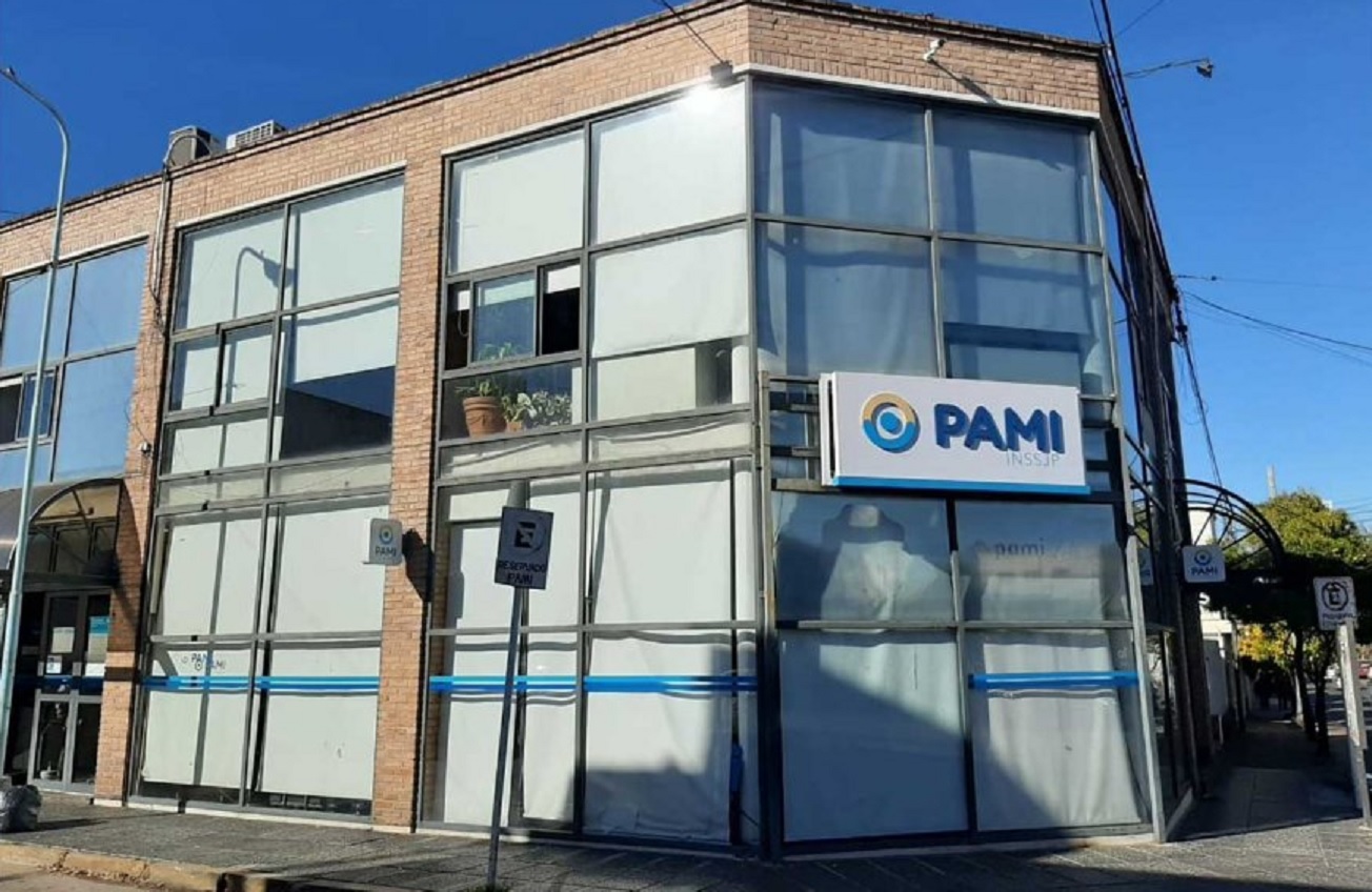 La Justicia Federal de Concordia ordenó a PAMI garantizar un cuidador domiciliario para un afiliado con secuelas de ACV