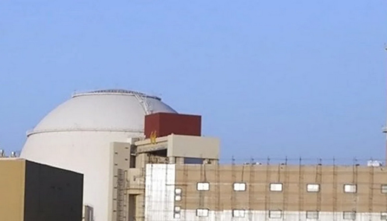 Irán: el perímetro de la central nuclear de Bushehr fue alcanzado por un misil estadounidense
