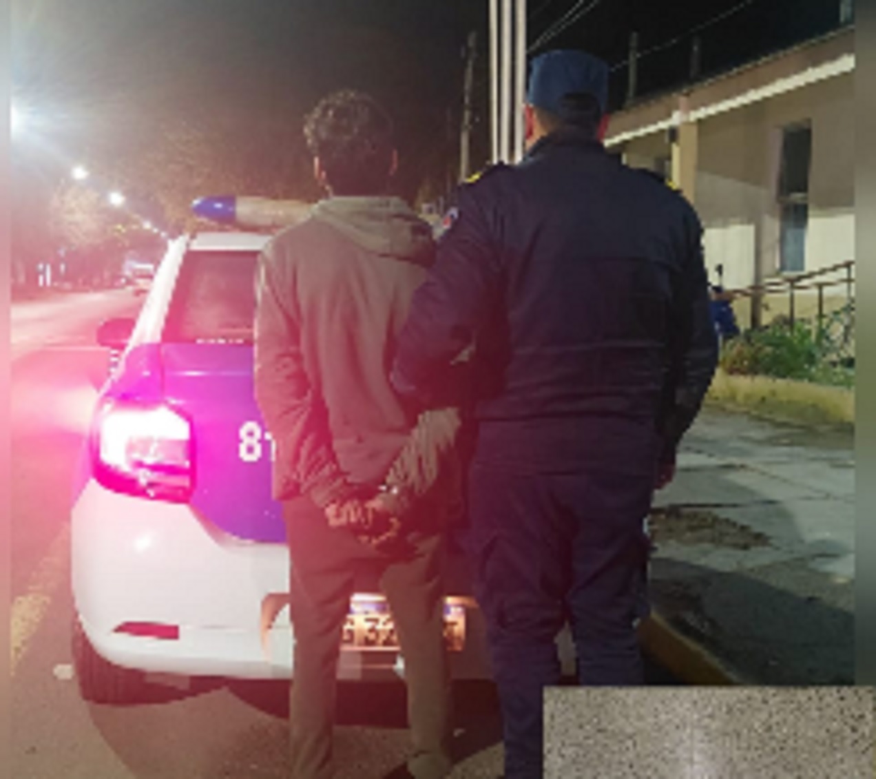 Saltó el tapial de una vivienda, robó y fue detenido