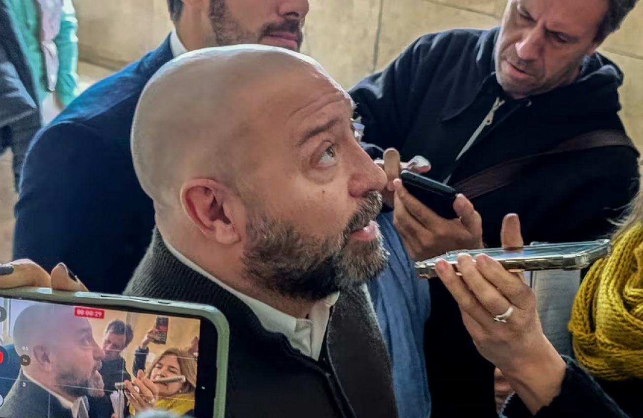 Spagnuolo intentó evitarlo, pero la justicia ordenó una pericia de su voz