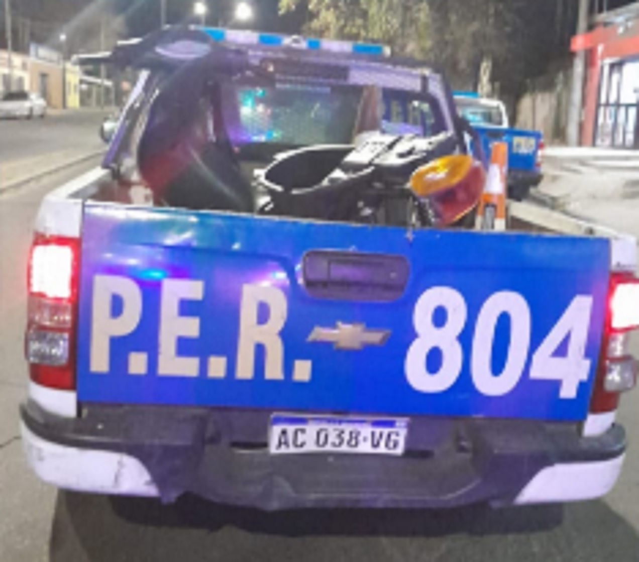 Evadió control policial, se dio a la fuga y cayó de la moto