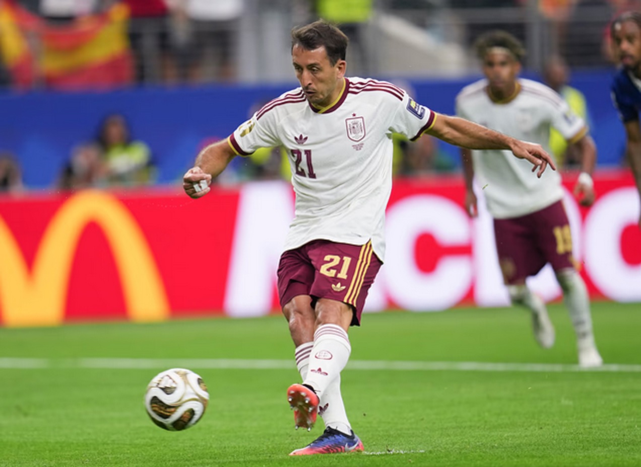 España derrotó a Francia 2 a 0 y es finalista