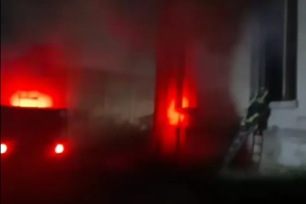 Principio de incendio en las oficinas del ex Ministerio de Vías Navegables