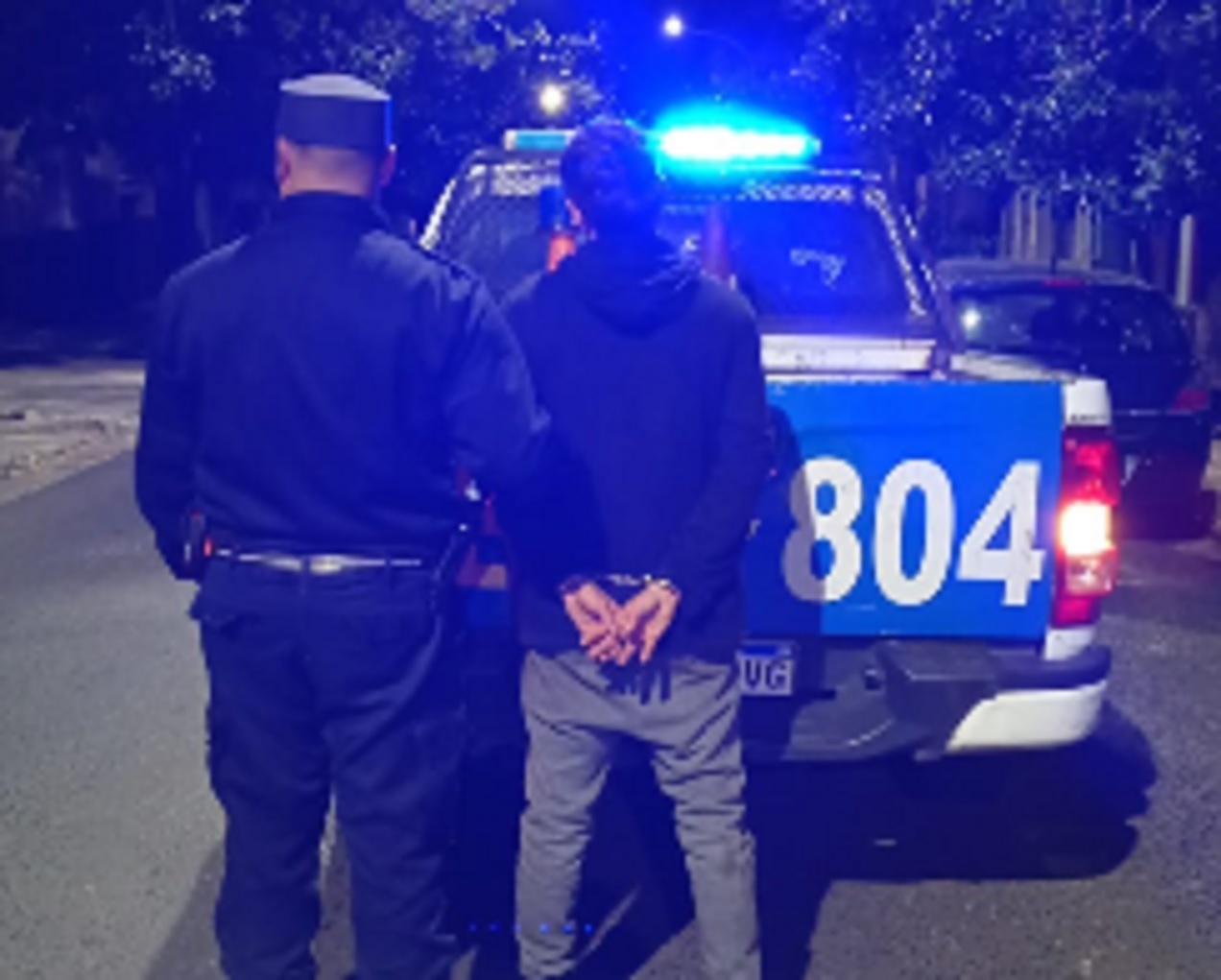 Dos hombres intentaron hurtar bebidas alcohólicas en un comercio
