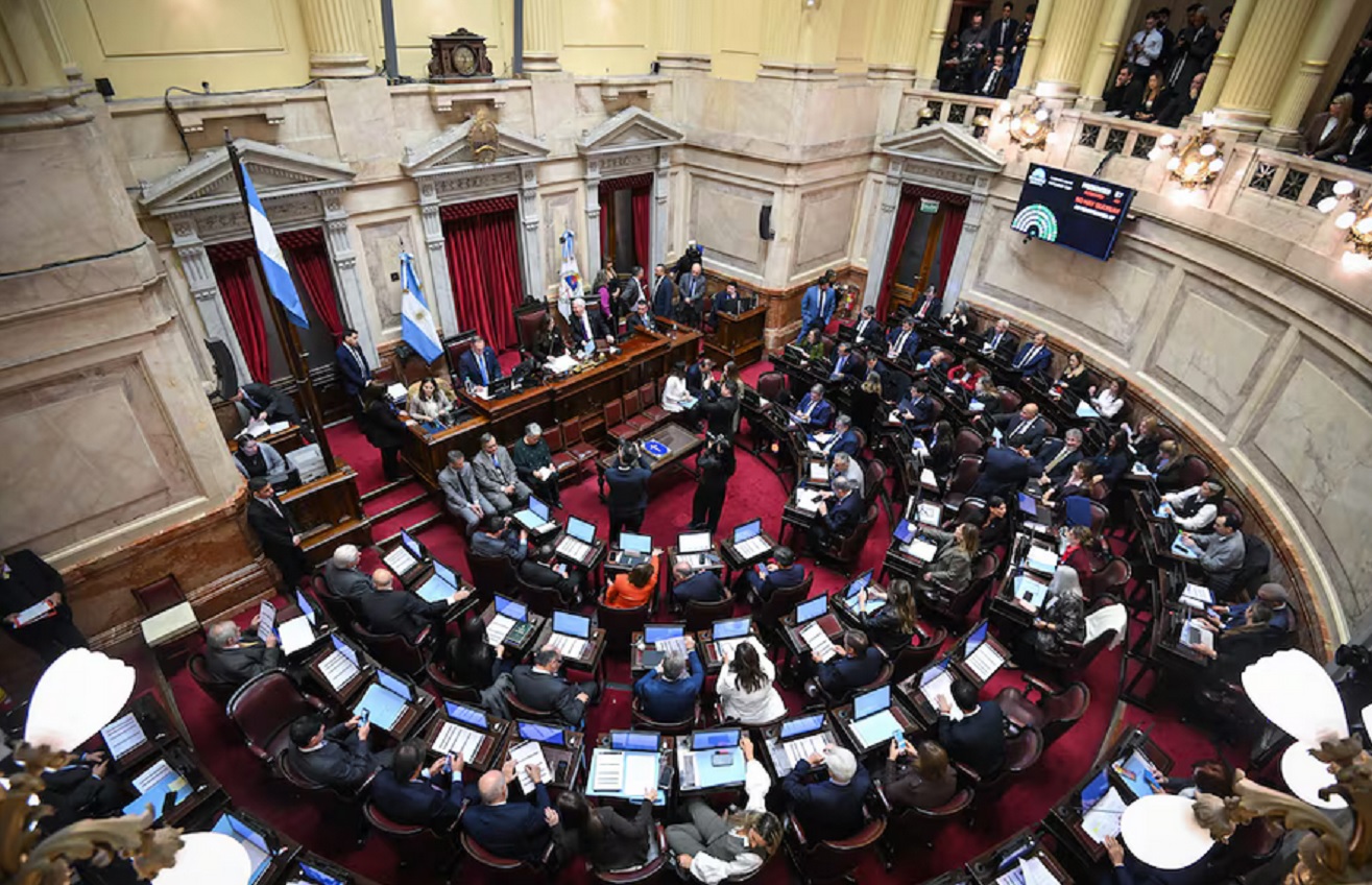 Los senadores pasarán a cobrar 12 millones de pesos por mes