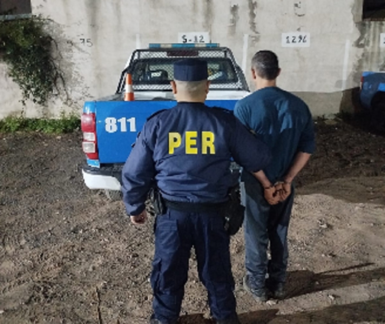 Hombre golpeó con una pala a su vecina y fue detenido