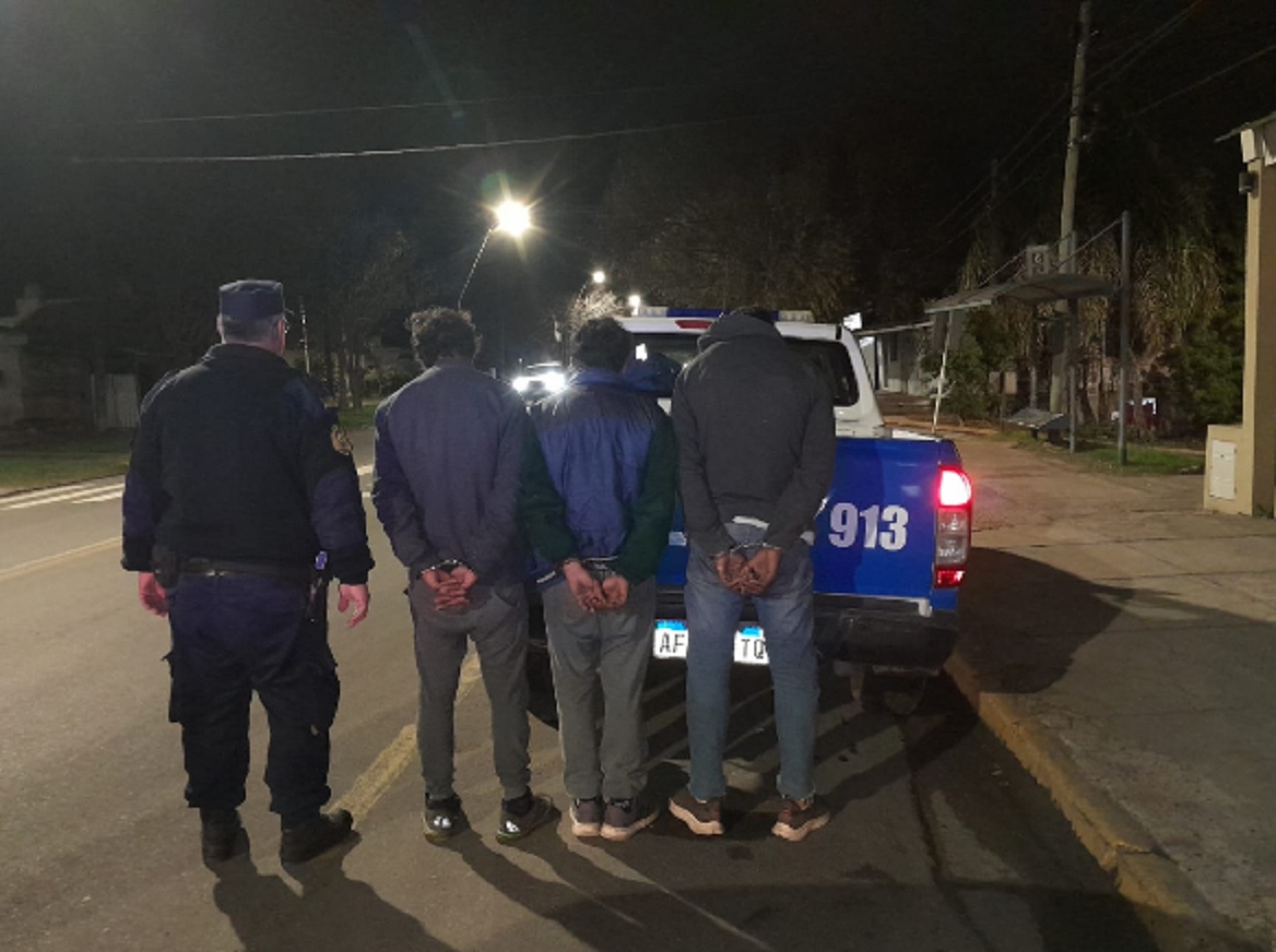Tres detenidos por intentar forzar la puerta de un comercio para robar