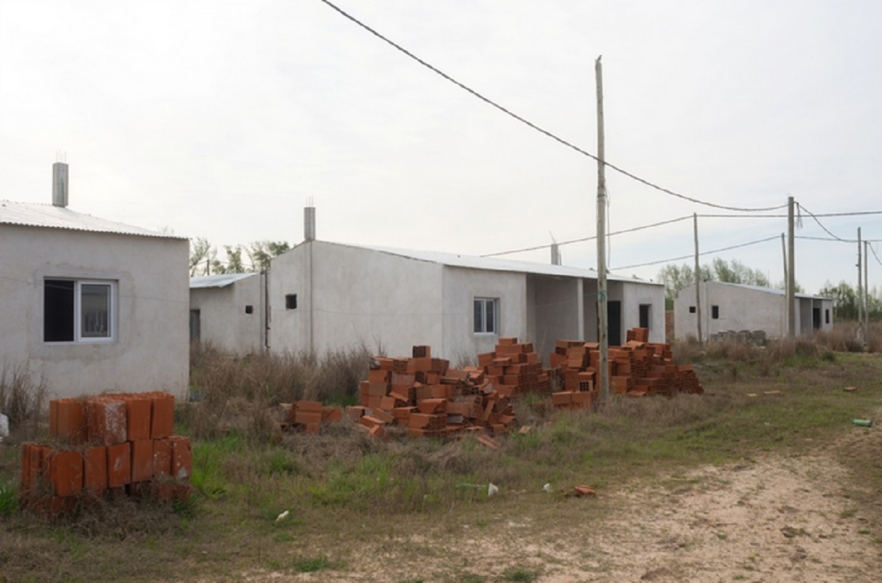 Con fondos provinciales, se licitará la terminación de 50 viviendas en Villa Paranacito