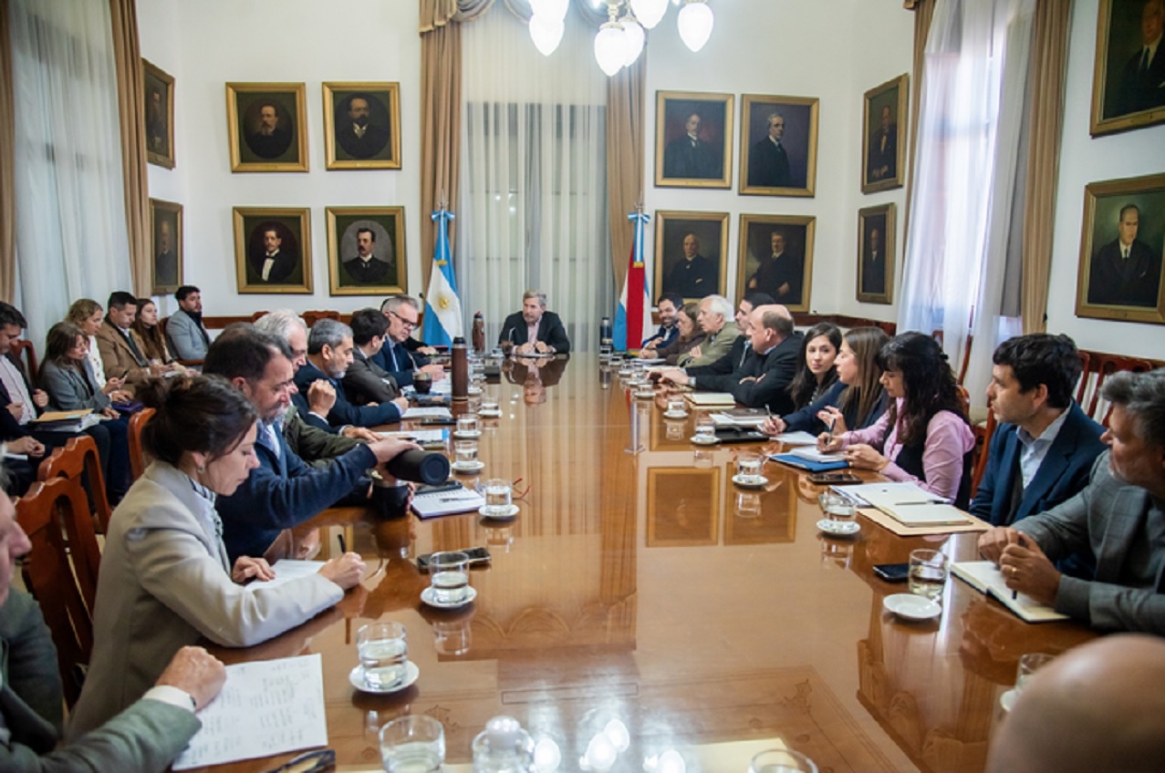El gobierno provincial convoca al primer concurso público abierto para el Poder Ejecutivo